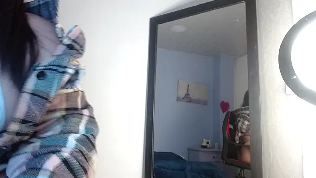 lucianaa 25 online show from December 9, 4:05 pm