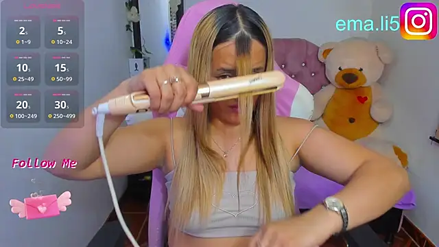 Snapshot of ema_tayy chatting on June 18, 10:25 pm ema tayy online show from June 18, 10:25 pm