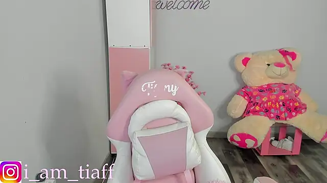 Snapshot of tifany_tay2 chatting on October 4, 4:21 am tifany tay2 online show from October 4, 4:21 am