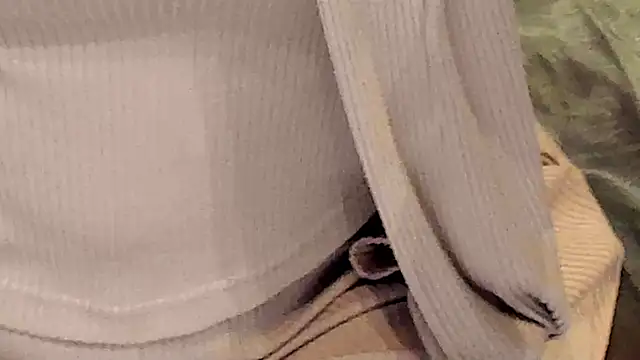 IceDanielles online show from October 4, 5:38 am