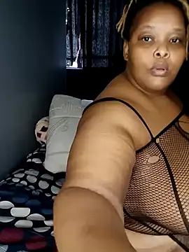 Snapshot of fatafricanqueen chatting on December 25, 11:54 am fatafricanqueen online show from December 25, 11:54 am