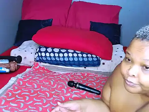 fatafricanqueen online show from April 24, 7:27 pm