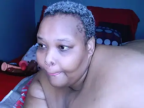 fatafricanqueen online show from May 13, 8:38 pm