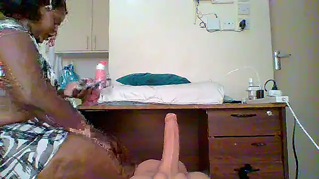 Snapshot of Cookie__dough chatting on March 29, 6:13 am Cookie dough online show from March 29, 6:13 am