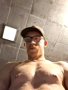 Snapshot of REDHAMMER_ chatting on April 3, 11:58 pm REDHAMMER online show from April 3, 11:58 pm