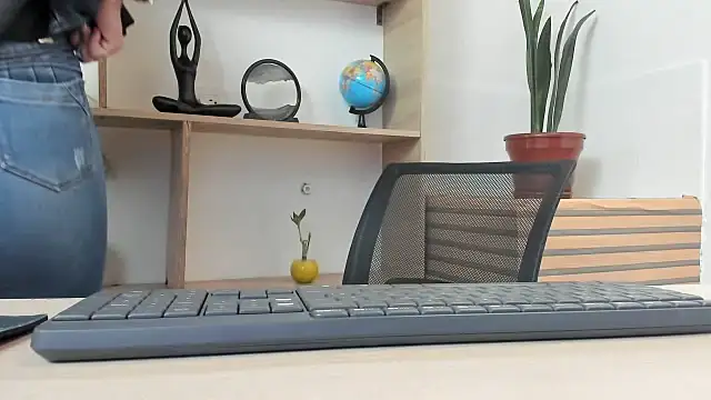 merlinaadams  online show from September 30, 2:44 pm