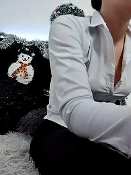 merlinaadams  online show from December 13, 8:14 pm