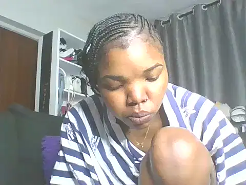 Snapshot of sweet_bigclit chatting on October 15, 5:18 am sweet bigclit online show from October 15, 5:18 am