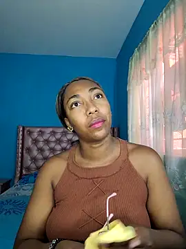 dirtyvictoria online show from April 8, 6:30 pm