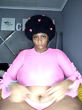 Snapshot of CocoBootyyy chatting on April 9, 1:16 am CocoBootyyy online show from April 9, 1:16 am