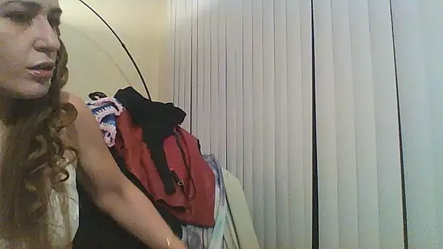 Snapshot of halobabe7620 chatting on December 30, 3:25 am halobabe7620 online show from December 30, 3:25 am