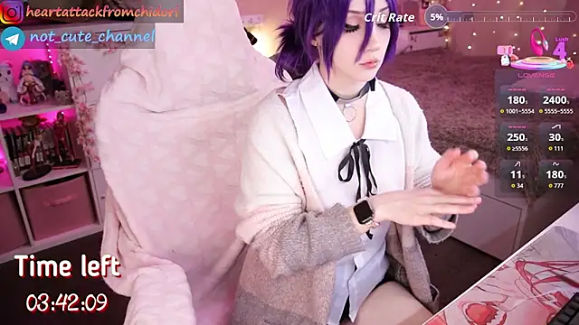 Snapshot of yourcutewaifu chatting on October 23, 7:07 am yourcutewaifu online show from October 23, 7:07 am