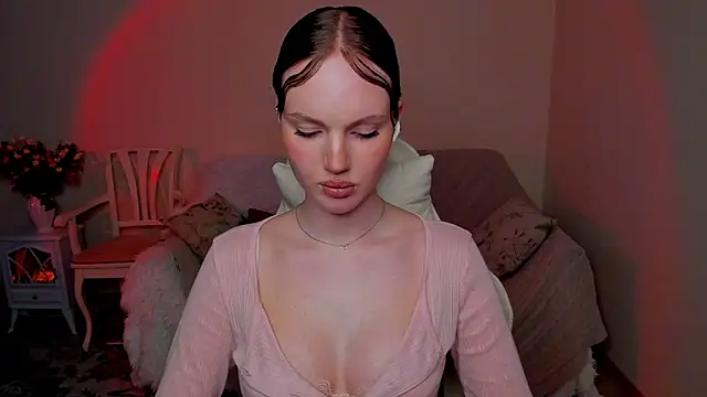 Snapshot of MishkaMe chatting on April 28, 4:01 pm MishkaMe online show from April 28, 4:01 pm