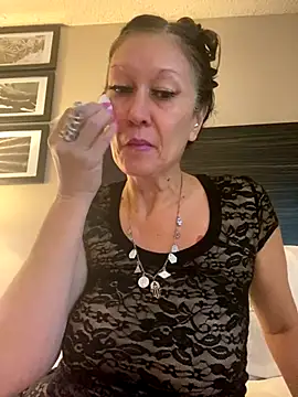 Snapshot of TheDime chatting on December 2, 9:50 pm TheDime online show from December 2, 9:50 pm