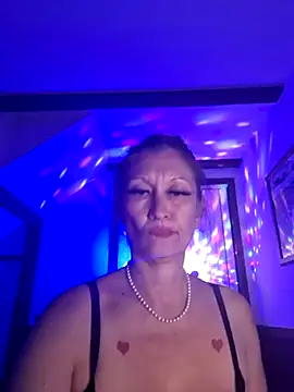 Snapshot of TheDime chatting on March 2, 6:48 am TheDime online show from March 2, 6:48 am