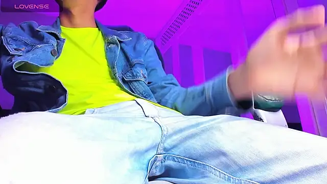 Lion Dynamite online show from February 13, 7:52 pm