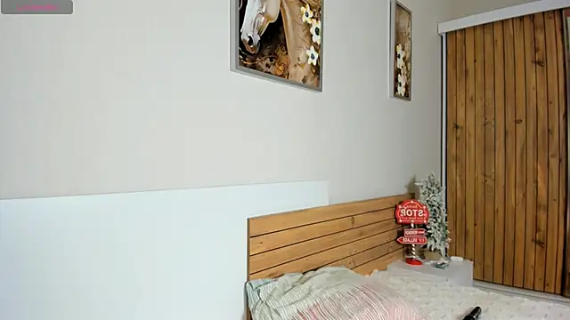 Snapshot of _Kitty_Rose chatting on January 24, 11:02 pm Kitty Rose online show from January 24, 11:02 pm