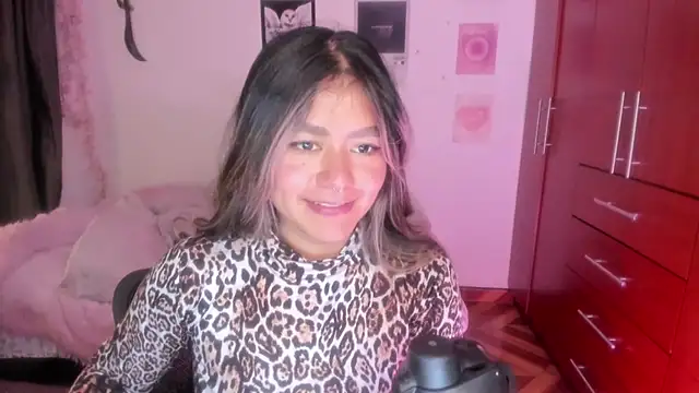 StephaniFox online show from January 17, 12:04 am