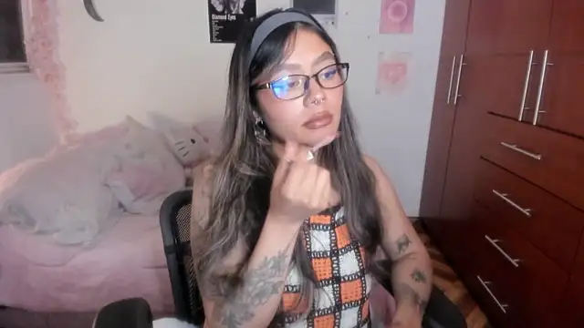 StephaniFox online show from January 19, 4:49 am