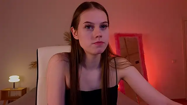 Snapshot of mo11y_kitten chatting on February 10, 12:30 am mo11y kitten online show from February 10, 12:30 am