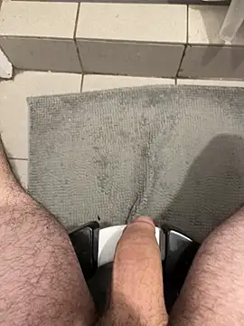 Snapshot of magrossebite25cm chatting on December 16, 12:37 am magrossebite25cm online show from December 16, 12:37 am