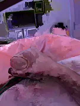 Snapshot of magrossebite25cm chatting on December 22, 12:29 am magrossebite25cm online show from December 22, 12:29 am