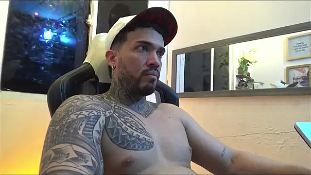 Snapshot of Angel_sex_latin chatting on January 12, 11:36 pm Angel sex latin online show from January 12, 11:36 pm