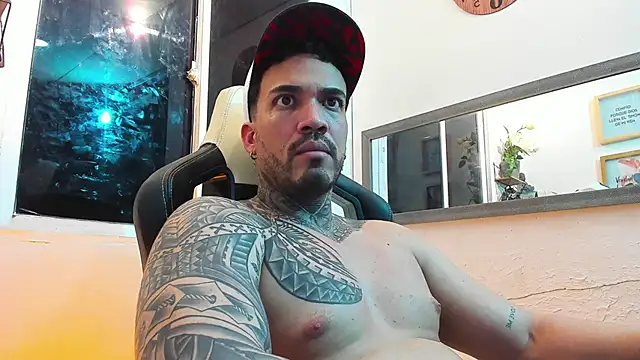 Snapshot of Angel_sex_latin chatting on January 21, 4:10 am Angel sex latin online show from January 21, 4:10 am
