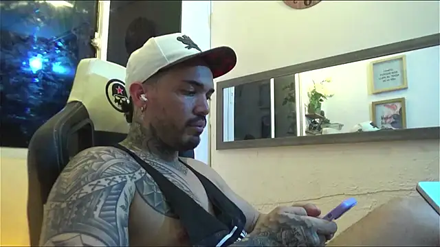 Snapshot of Angel_sex_latin chatting on January 24, 6:46 am Angel sex latin online show from January 24, 6:46 am