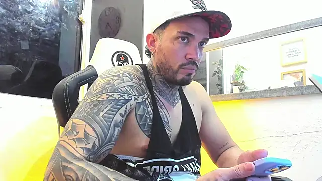 Snapshot of Angel_sex_latin chatting on February 5, 8:21 am Angel sex latin online show from February 5, 8:21 am