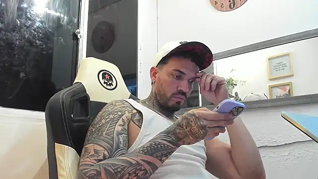 Snapshot of Angel_sex_latin chatting on February 12, 6:40 am Angel sex latin online show from February 12, 6:40 am