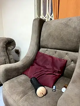 sknzy09 online show from December 2, 11:48 am