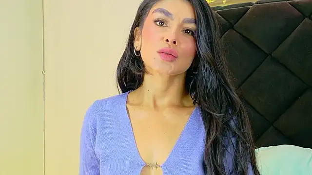 Snapshot of Holly_Brensonexx_ chatting on February 24, 12:47 pm Holly Brensonexx online show from February 24, 12:47 pm