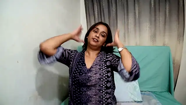 Cute Indian00 online show from February 2, 2:56 pm