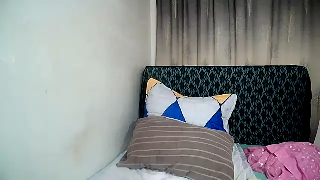 Cute Indian00 online show from March 5, 5:50 am