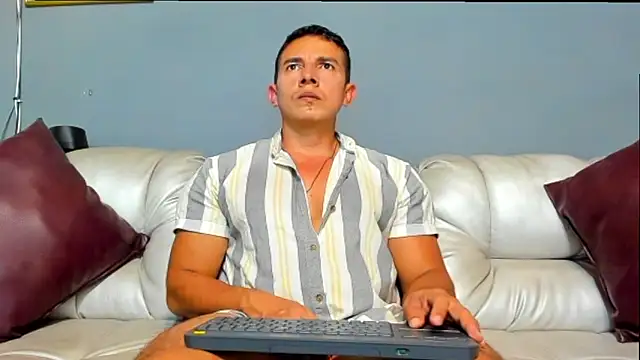 derekk frostt online show from June 22, 11:46 pm