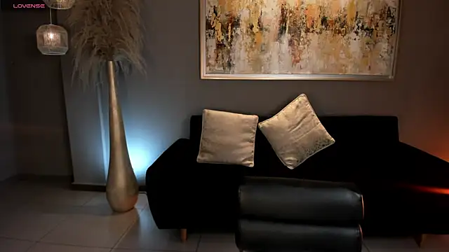 NicoleSanz  online show from February 28, 10:20 am
