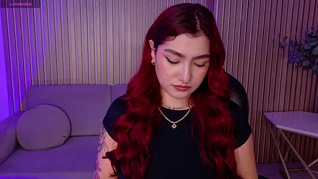 ViolettCastel online show from February 18, 7:32 pm