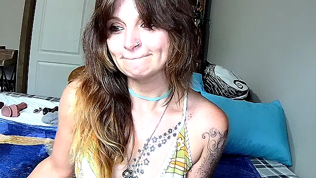 Snapshot of ZeelaXoXo chatting on March 31, 5:57 pm ZeelaXoXo online show from March 31, 5:57 pm