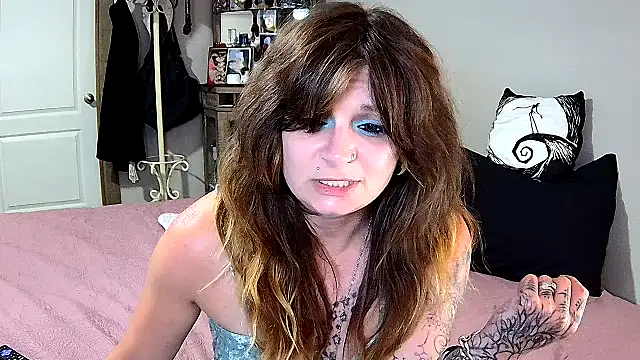 Snapshot of ZeelaXoXo chatting on April 5, 5:04 am ZeelaXoXo online show from April 5, 5:04 am