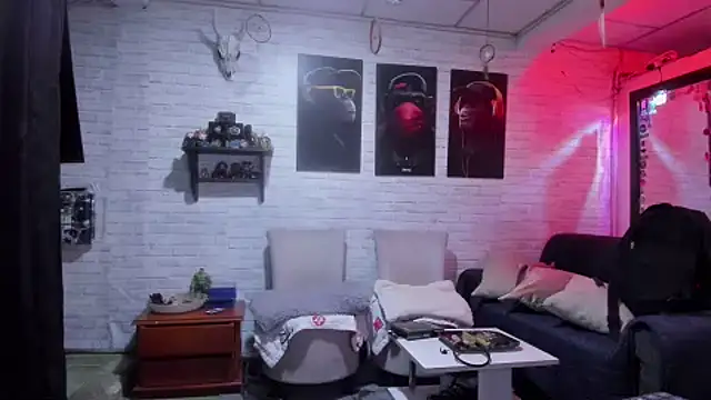 Kimmymadison- online show from February 19, 9:14 pm