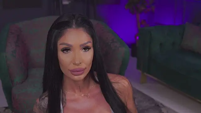 RaquelleVon online show from December 9, 7:18 pm