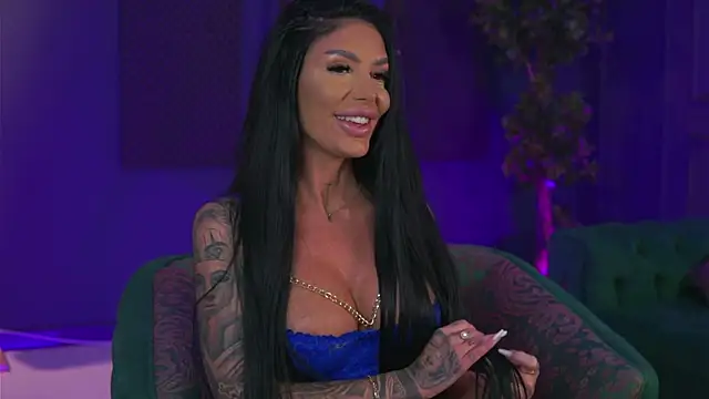 RaquelleVon online show from December 12, 9:48 pm