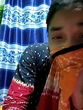 Snapshot of Aruyeshi- chatting on March 18, 2:04 am Aruyeshi- online show from March 18, 2:04 am