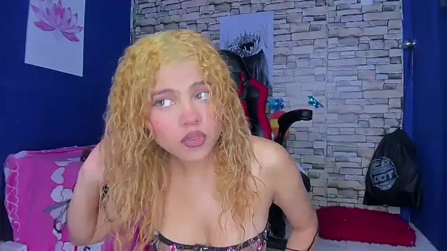 sofiacastillo01 online show from February 13, 5:22 pm