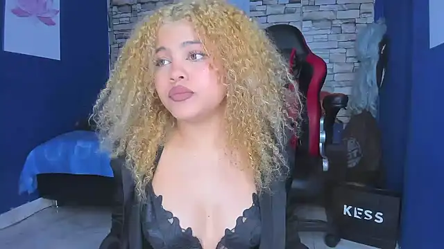 sofiacastillo01 online show from February 20, 5:40 pm