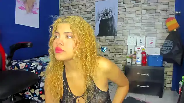 sofiacastillo01 online show from March 7, 12:45 pm