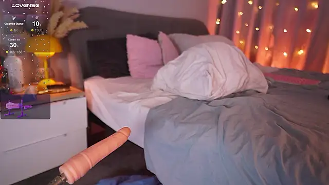 sweetcherryhot online show from March 11, 7:31 pm