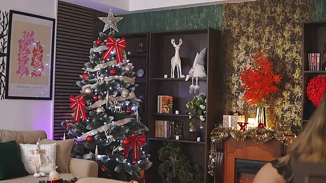 EvaSunderland online show from December 12, 12:05 am
