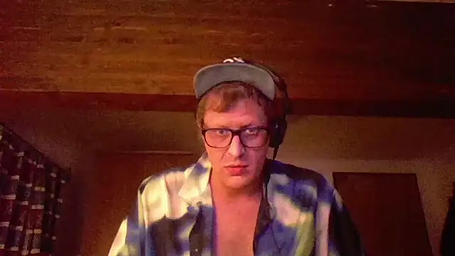 Snapshot of Bigthroaterboy chatting on December 25, 6:41 pm Bigthroaterboy online show from December 25, 6:41 pm